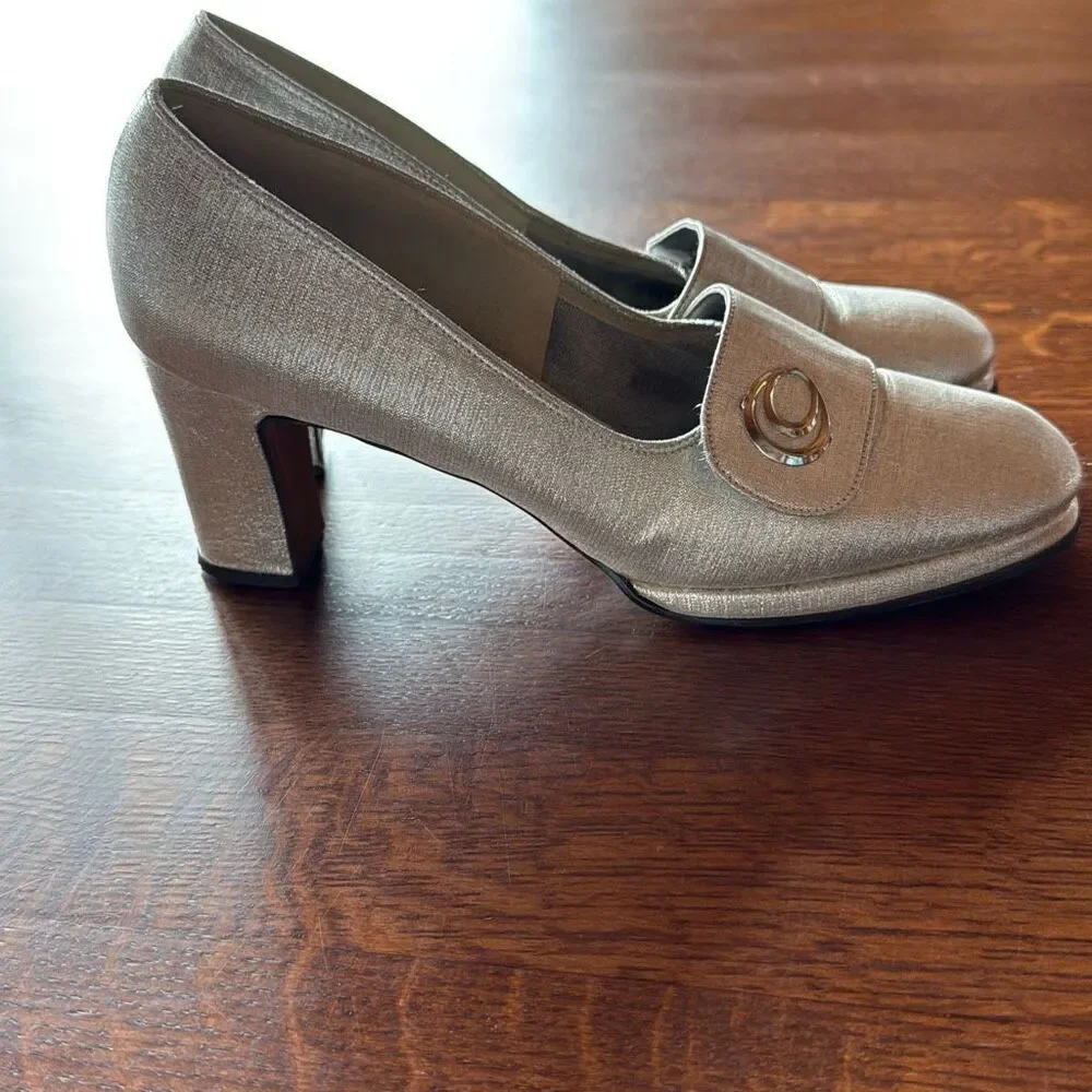 Vintage 60’s 70’s Metallic Silver Platform Heels‎ Size 8